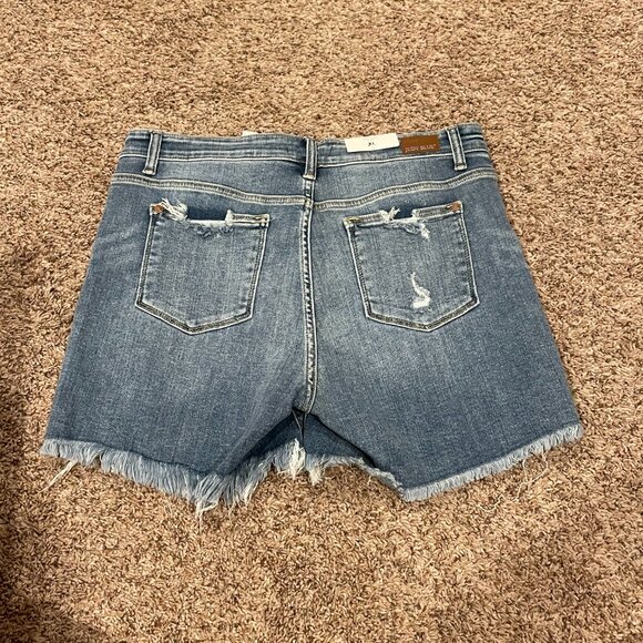 Judy Blue Women's Mid Rise Distressed Denim Shorts, Size XL, NWT - Picture 2 of 5
